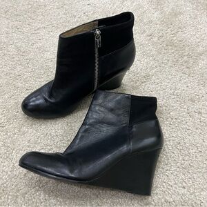 Michael Kors Bromley Wedge Ankle Bootie Boots Wm Black Leather Side Zip US 7.5M,